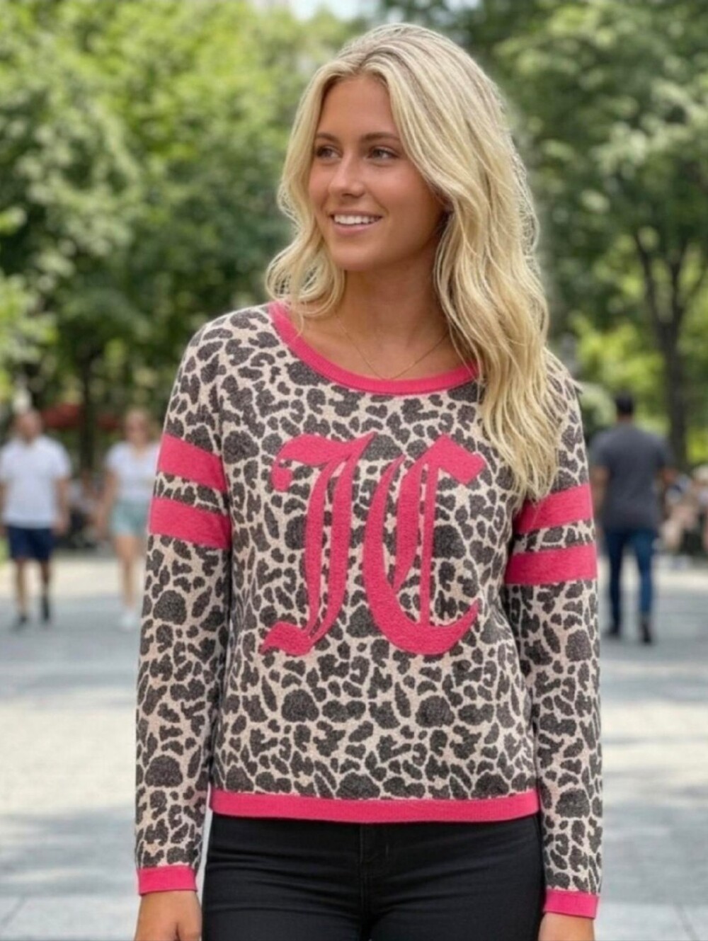 Juicy Couture Womens Sparkly Leopard Print Sweater, Size Medium